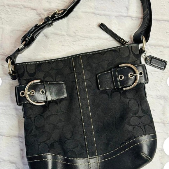 Coach Handbags - Vintage Coach leather black signature hobo with dust bag